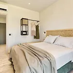 شقة فندقية Nomas Living 4*