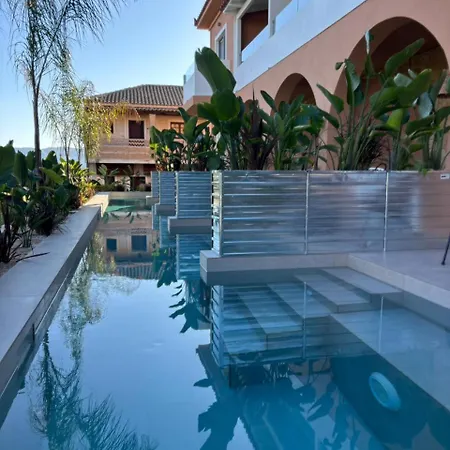 Nomas Living 4*