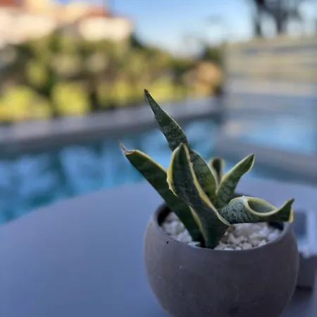 Nomas Living Апарт-отель