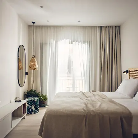 Nomas Living Aparthotel Kalamákion