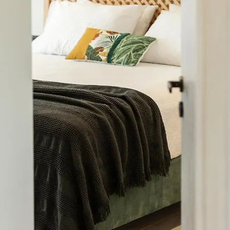 Nomas Living Apartmanhotel