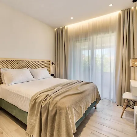 Aparthotel Nomas Living 4*