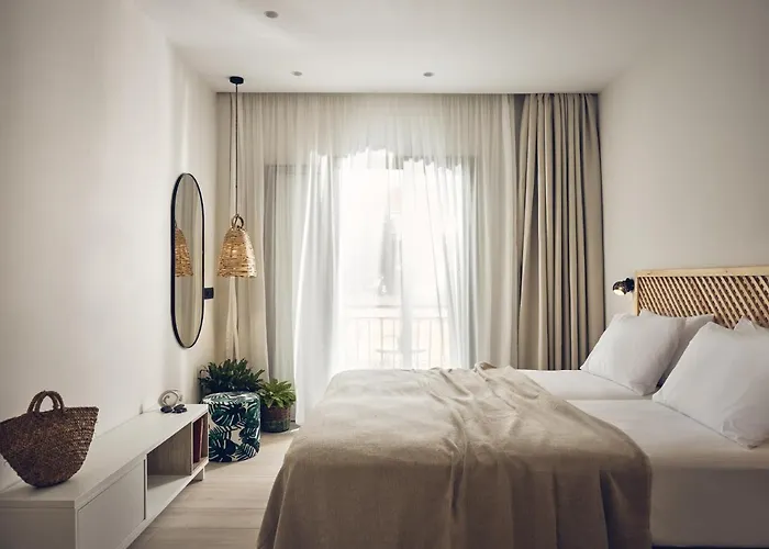 Nomas Living מלון דירות Kalamákion