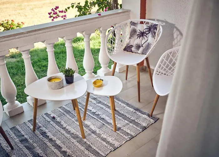 מלון דירות Nomas Living Kalamákion