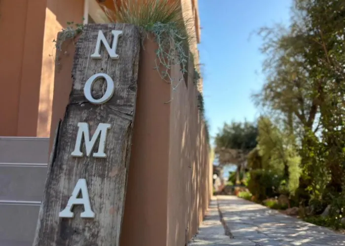 Nomas Living מלון דירות 4*