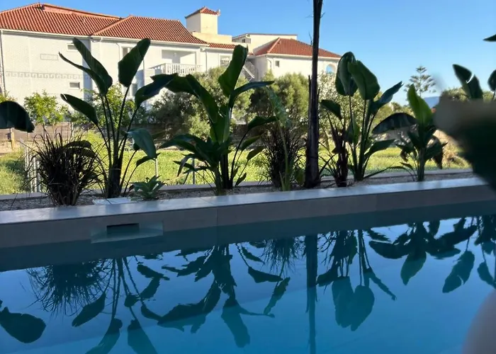 Nomas Living מלון דירות Kalamákion